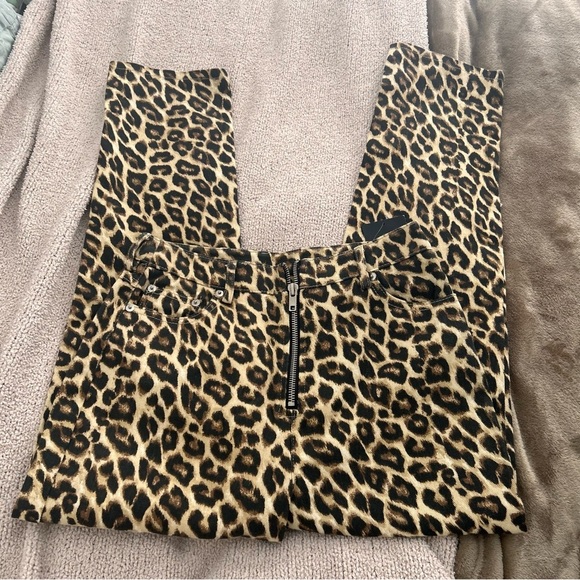Forever 21 animal print zipper front straight leg jeans NWT - Picture 3 of 5